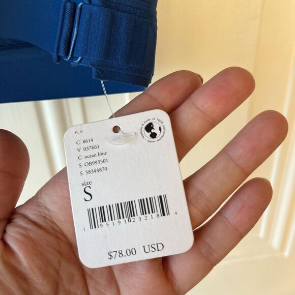 Nwt Make a Move Sports Bra
Free People Ocean Blue - Picture 6 of 6